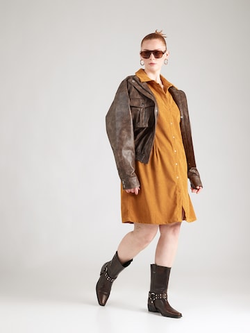 ONLY Carmakoma Μπλουζοφόρεμα 'CARMAKINTA' σε καφέ