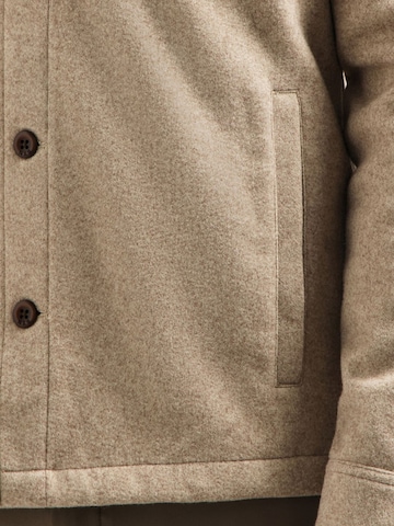 No Excess Tussenjas in Beige