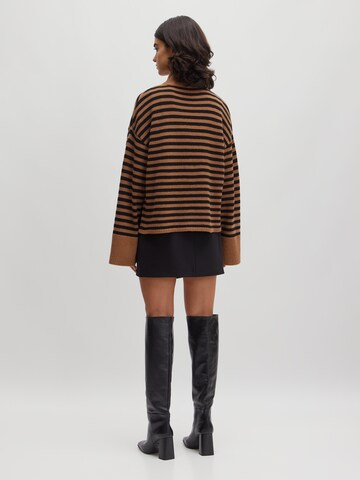 EDITED Sweater 'Matthea ' in Brown