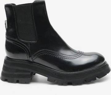 Alexander McQueen Dress Boots in 39,5 in Black: front