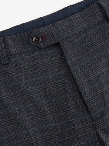 regular Pantaloni con piega frontale di Next in blu