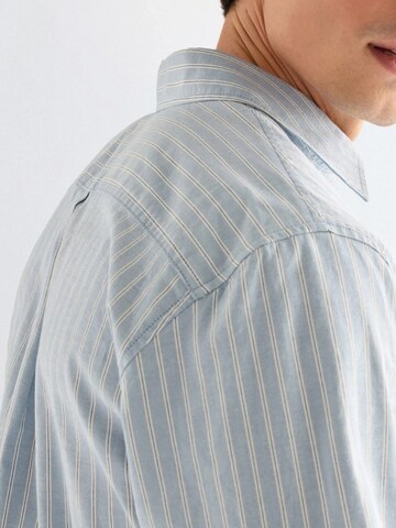 Maglietta '1 Pkt Shirt Blue Stripe 112378486' di WRANGLER in blu