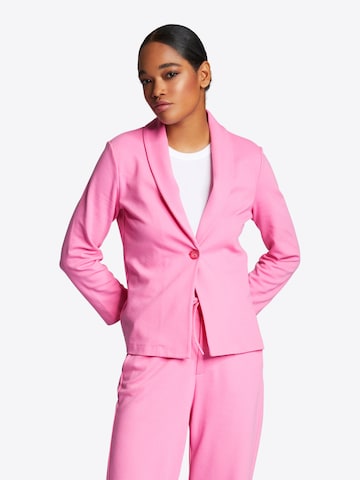 Rich & Royal Blazer in Pink: front