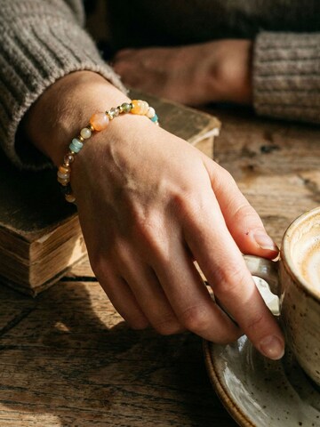 Nemomatheo Bracelet 'Sonnenreise – Warme Natursteinperlen' in Gold