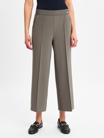 Cambio Regular Pleat-Front Pants ' Cameron ' in Grey: front