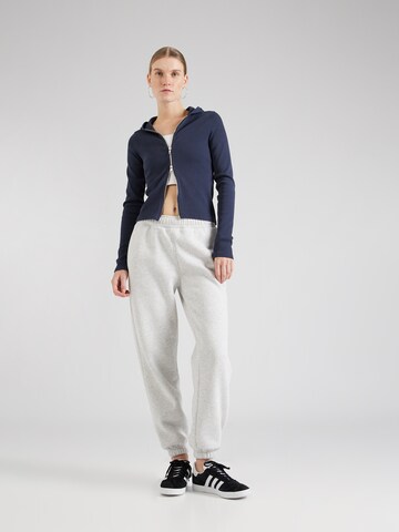 Abercrombie & Fitch Tapered Broek 'ESSENTIAL SUNDAY' in Grijs