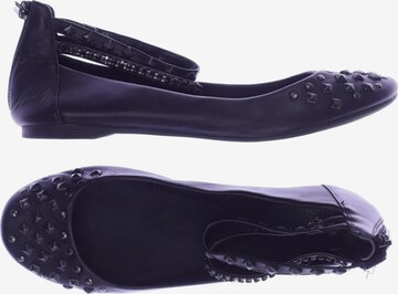 COX Flats & Loafers in 40 in Black: front