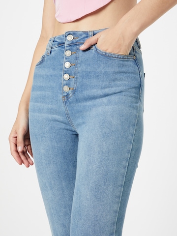 Trendyol Flared Jeans in Blauw