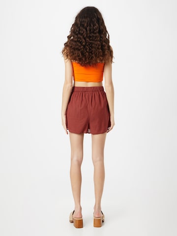 ABOUT YOU Regular Shorts 'Orelia' in Rot