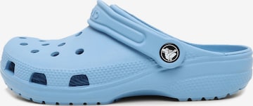 mėlyna Crocs Atviri batai 'Classic': priekis