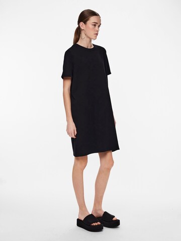 Rochie 'CHILLI' de la PIECES pe negru