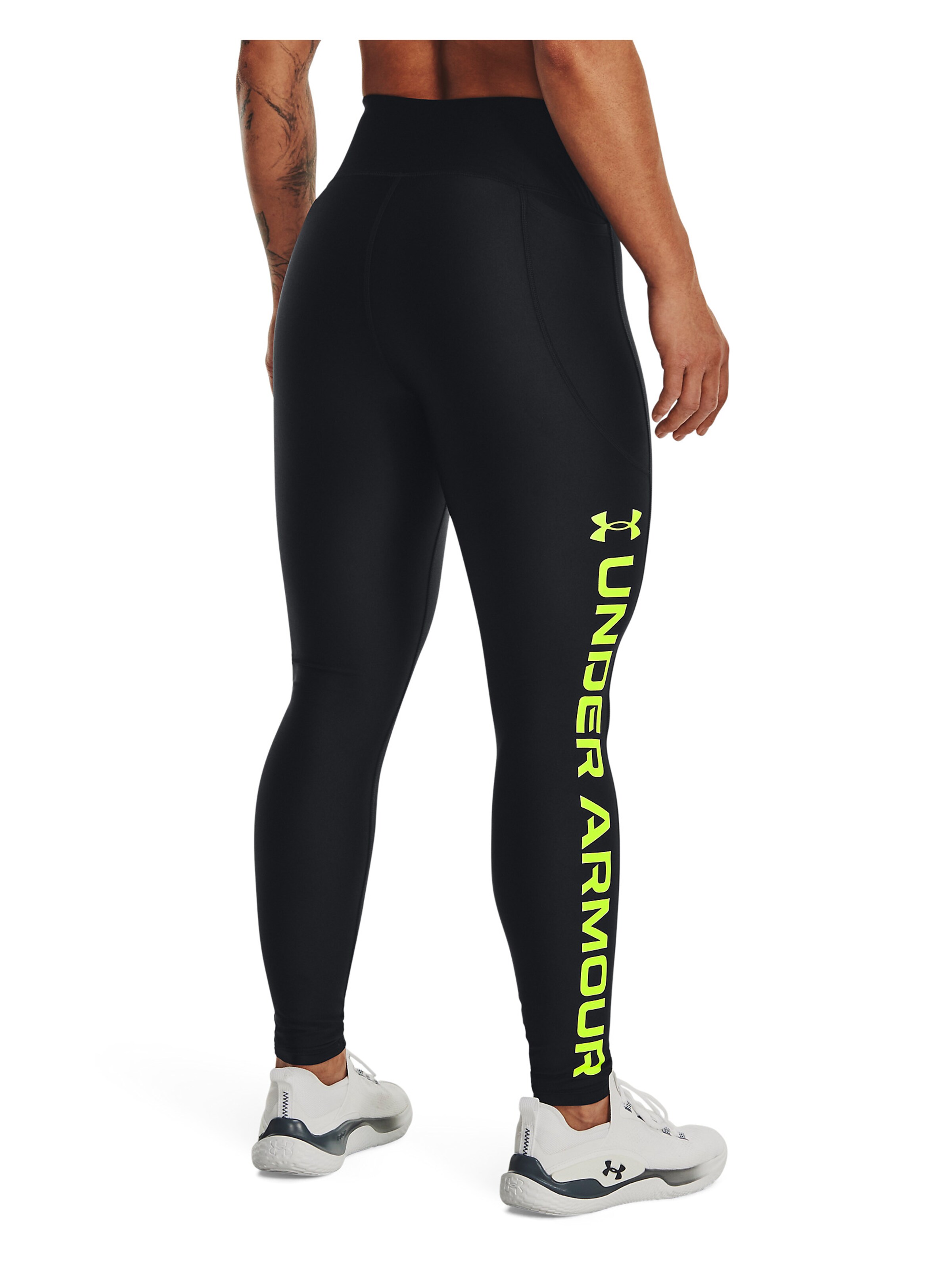 UNDER ARMOUR Skinny Workout Pants in Black