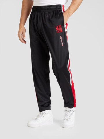 Mitchell & Ness - regular Pantalón deportivo 'Chicago Bulls' en negro: frente