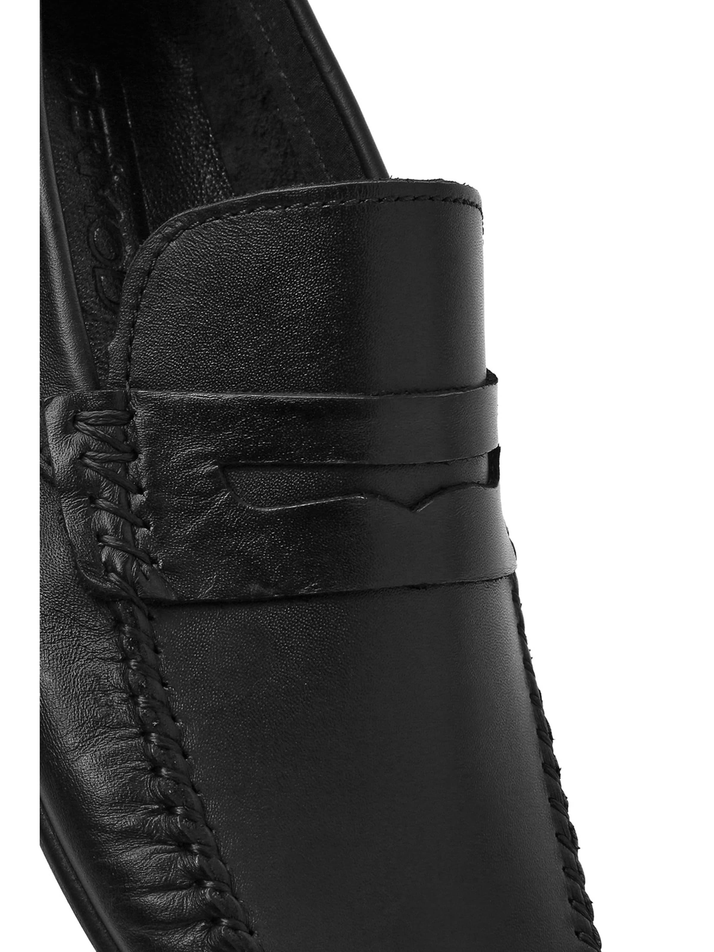 Derimod Moccasin in Black