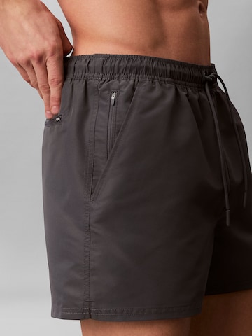 Regular Shorts de bain Calvin Klein Swimwear en bleu