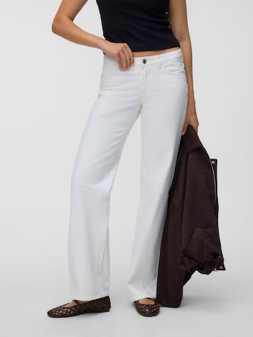 VERO MODA - Pierna ancha Vaquero 'VMVanessa' en blanco: frente