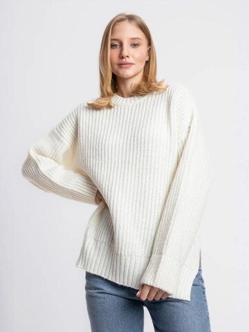 Hiccup Sweater in White