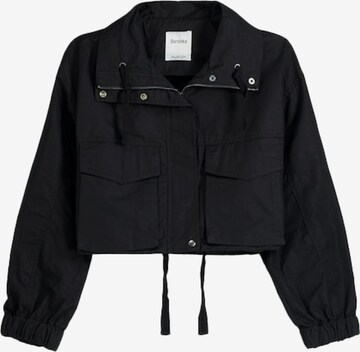 Bershka Jacke in Schwarz: predná strana