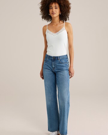 Top di WE Fashion in bianco