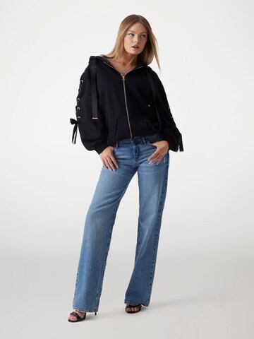 GUESS Sweatjacke in Schwarz