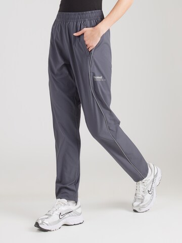 Hummel Regular Sporthose in Grau: Vorderseite