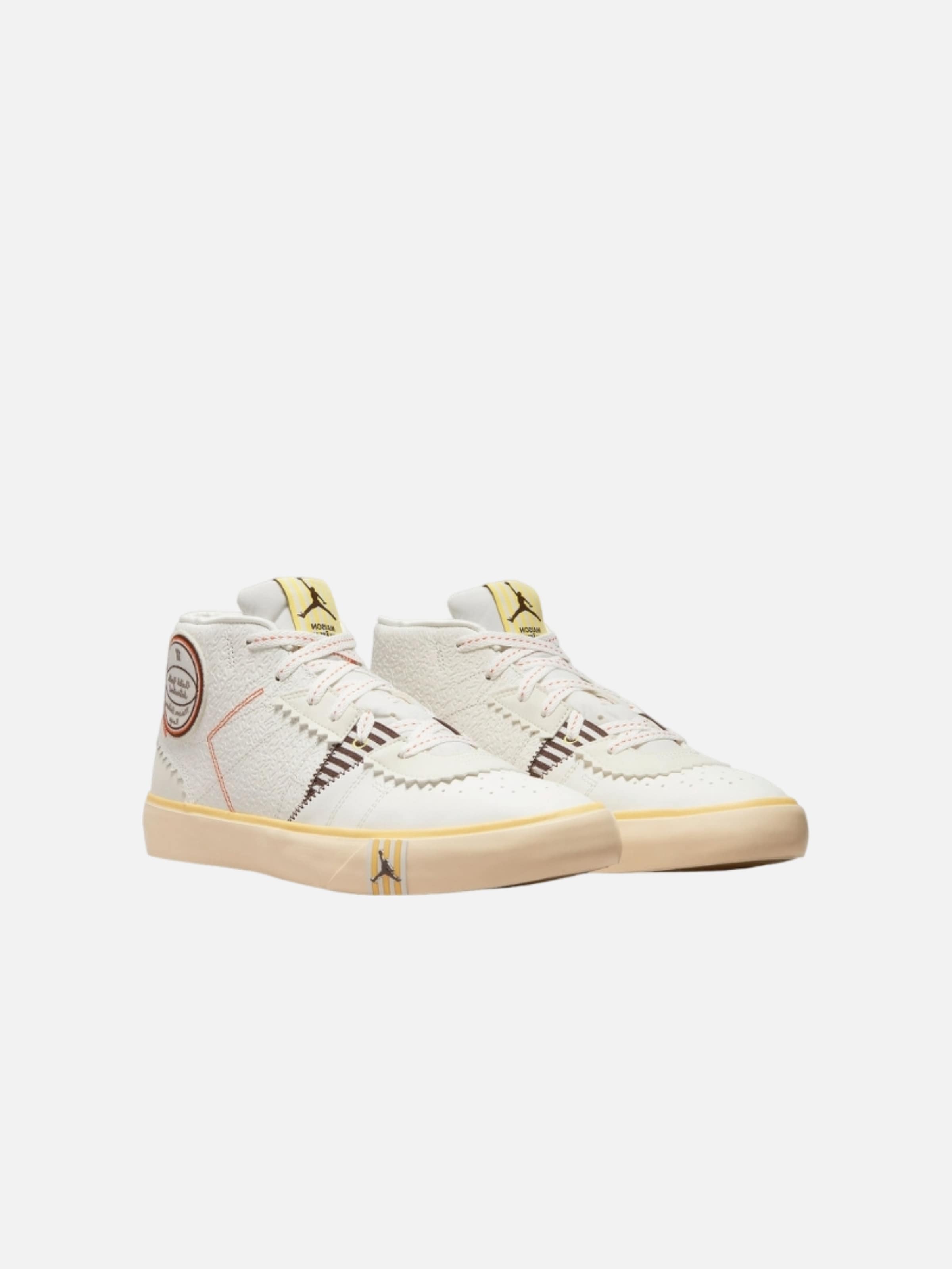 Jordan Sneakers hoog 'Air Series Mid Maison Château Rouge Sail' in Beige