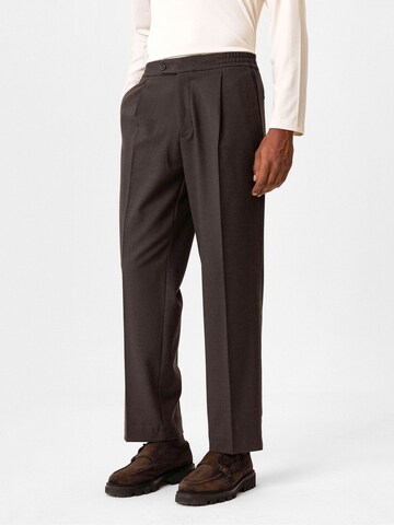 Loosefit Pantaloni con pieghe 'Stadtler' di Antioch in marrone