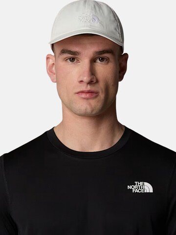 THE NORTH FACE Cap in White: front