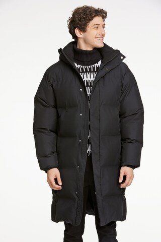 Lindbergh Winter Coat in Black: front