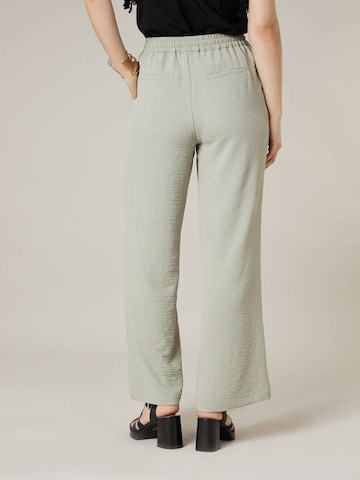 Loosefit Pantalon Deeluxe en vert