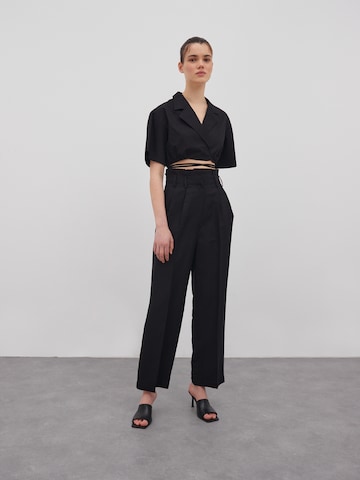 EDITED Loose fit Pleat-Front Pants 'Becky' in Black
