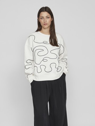 Sweat-shirt VILA en blanc : devant