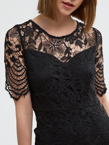 Rochie de la Influencer pe negru