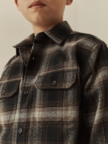 Next - Ajuste regular Camisa en gris