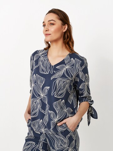 TONI Blouse in Blue: front