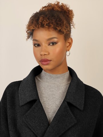 APART Between-Seasons Coat in Black