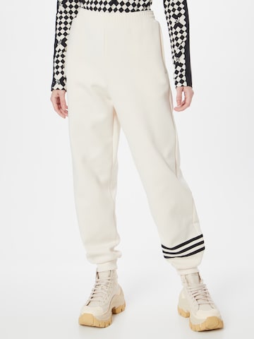 Tapered Pantaloni 'Adicolor Neuclassics' di ADIDAS ORIGINALS in beige: frontale