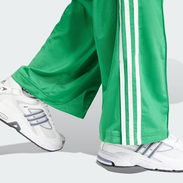 ADIDAS ORIGINALS Wide leg Broek 'Firebird' in Groen