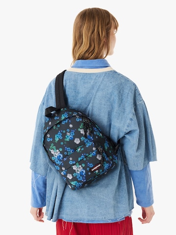 EASTPAK Рюкзак 'Orbit' в Черный: спереди