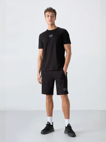 Tommy Life - Fato de desporto em preto: frente