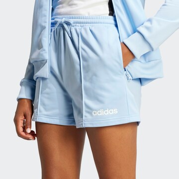 ADIDAS SPORTSWEAR Träningsdräkt 'ESSENTIALS' i blå