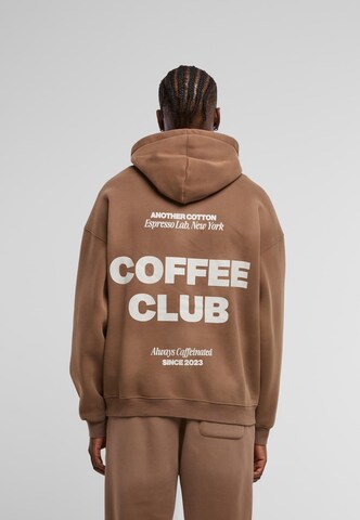 Sweat-shirt 'Coffee Club' Another Cotton Lab en marron : devant