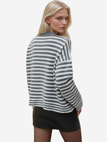 Hiccup Pullover in Grau