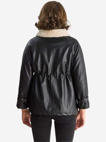 Giacca invernale di Bianco Lucci in nero