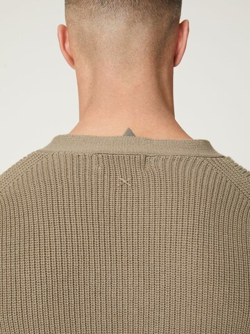 DAN FOX APPAREL Pullover 'Bilal' in Braun