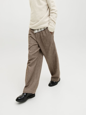 JACK & JONES Regular Trousers with creases in Brown