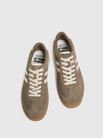 Pull&Bear Platform trainers in Brown