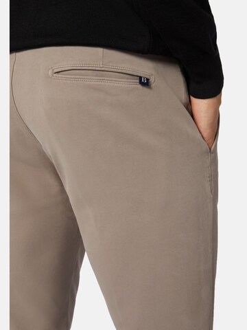 Boggi Milano Regular Trousers with creases in Beige