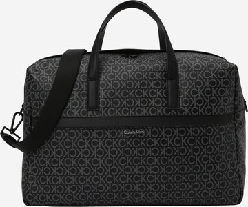 Borsa weekend 'Must' di Calvin Klein in nero: frontale