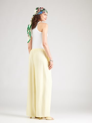 ABOUT YOU Wide leg Broek 'Lenni' in Geel